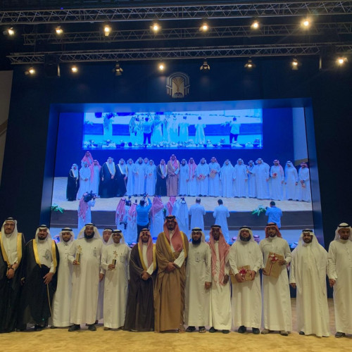 سعود بن خالد يكرم 80 متفوقاً ومتميزاً من إخاء المدينة المنورة