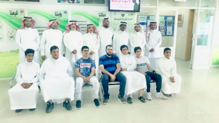 النشاط الطلابي بتعليم الأحساء “بنين“ يهنئ فريق الروبوت الطلابي(WRO 2019) المتأهل إلى الأولمبياد العالمي