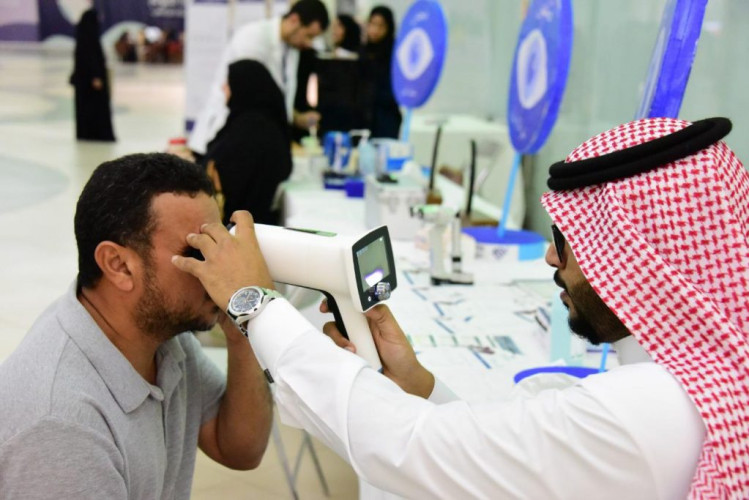 600 مستفيد من فعاليات يوم البصر العالمي بجامعي الخبر
