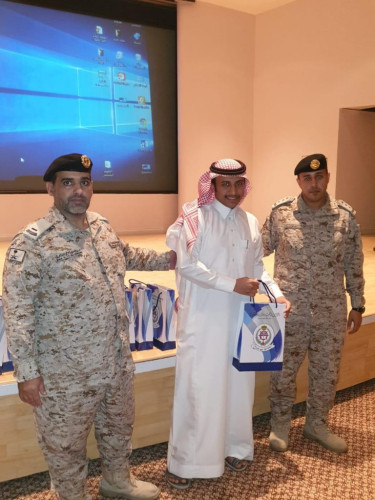 طلاب مدرسة الابناء الثانوية في زيارة لسواعد الوطن