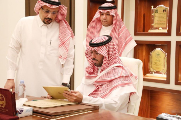 الأمير سعود بن جلوي يدشّن حملة سرطان الثدي وفعالية المشي بمحافظة جدة