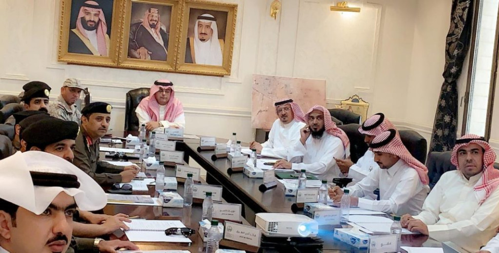 محافظ حفر الباطن يترأس اجتماع اللجنة الفرعية للدفاع المدني بالمحافظة