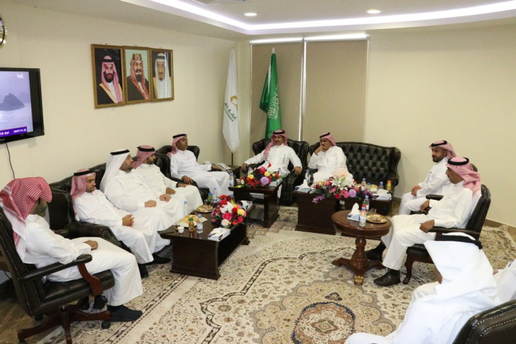 غرفة حفرالباطن يبحث سُبل التعاون بين الغرفة وبنك الجزيرة