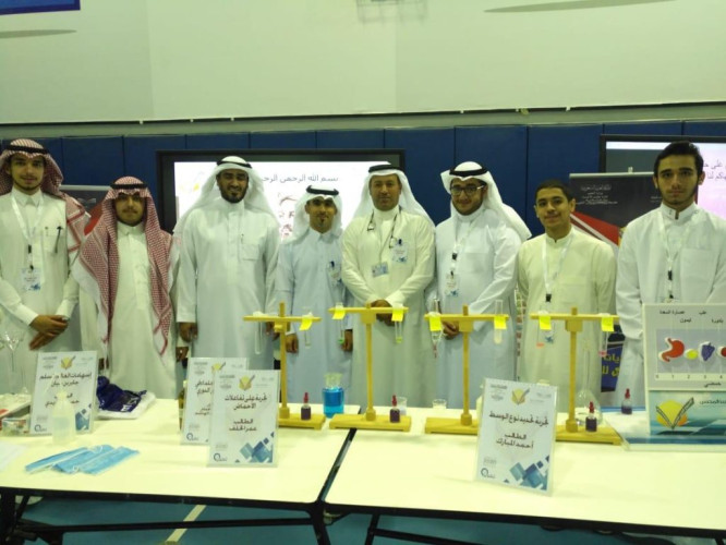 بحضور ” العيسى ” … ثانوية الامام جعفر الصادق بالهفوف تشارك في اليوم العربي للكيمياء