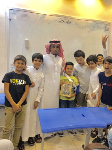 مدرسة إياس بن البكير تحتفل بالطالب العياضي بالمدينة