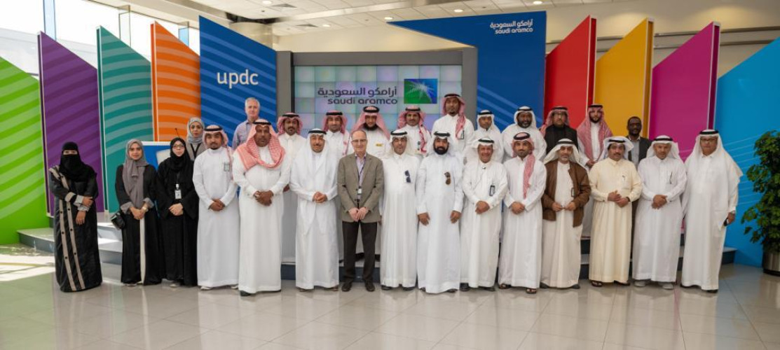 صحفيو ” الأحساء ” يستكشفون دهاليز حقل شيبة ومركز “إثراء”