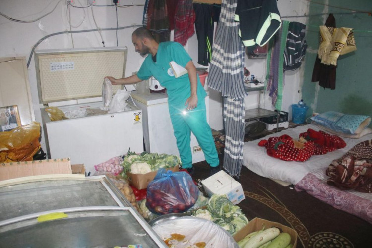 بلدية وسط الدمام تتلف 385 كلغم مواد غذائية فاسدة من شقتين سكنية