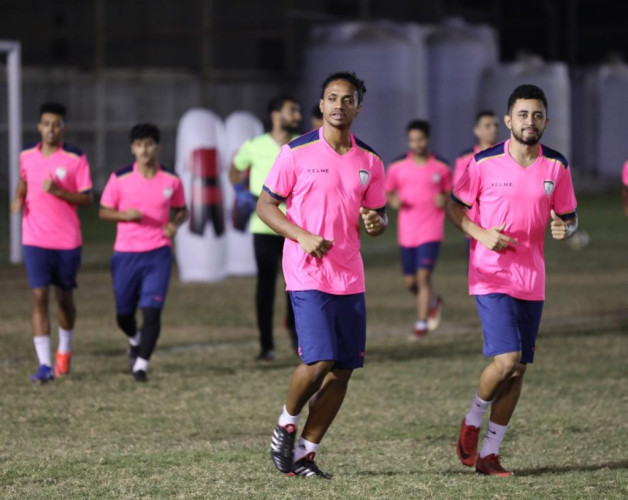 النجوم يواصل استعداداته للعروبة، والثاقب اداريا للفريق الاول