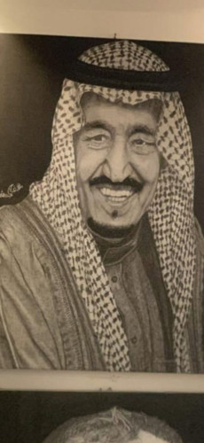 رسامات حفرالباطن يبدعن بلوحات فنية في معرض بـ ” هلا مول “