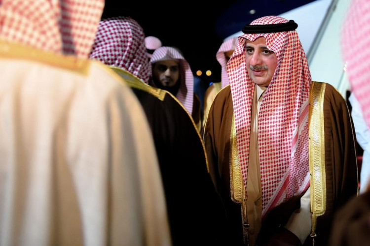 الأمير فهد بن سلطان يصل لتبوك بعد رحلة علاجية