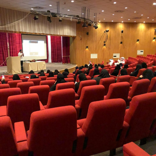 ورشة لغة الإشارة الوصفية في خدمات ذوي الإعاقة بالقطيف