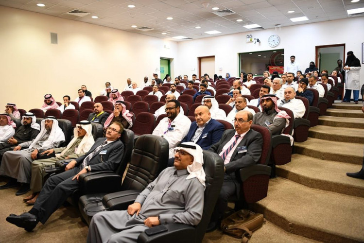مستشفى الملك عبد العزيز أقام “المؤتمر السنوي لأمراض الباطنية”