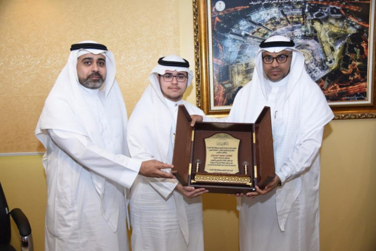 تعليم مكة يكرم عدداً من الطلاب المتميزين لتحقيقهم إنجازات محلية وعالمية متقدمة