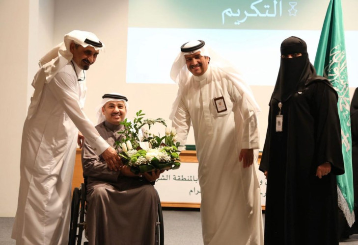 المقبل يكرّم الموظفين المتميزين بإدارة المسؤولية الاجتماعية بالشرقية