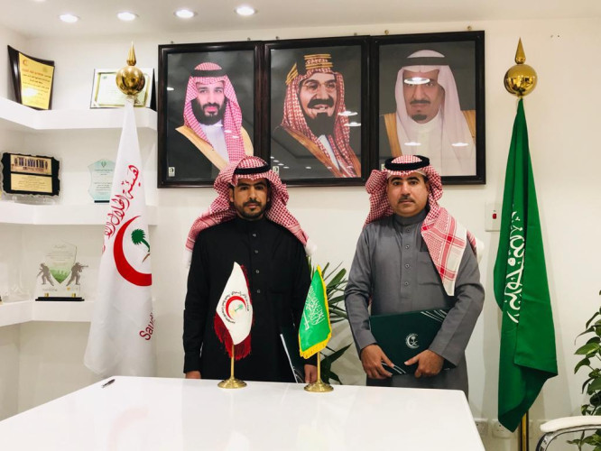 فرع الهلال الأحمر السعودي بمنطقة الحدود الشمالية يوقع عقد شراكة مع مجمع لين الطبي بمدينة عرعر