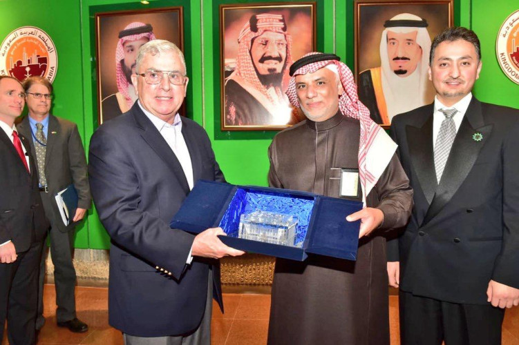 سفير الولايات المتحدة الأمريكية بالمملكة يزور الهيئة الملكية بالجبيل