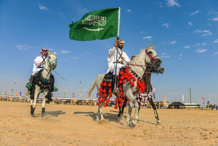 “مهرجان بقيق” ينطلق على قرع طبول العرضة السعودية و100 فعالية صحراوية