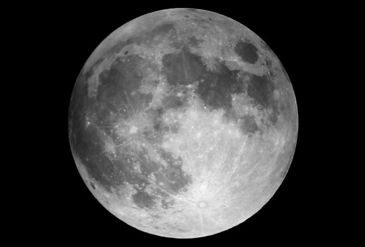 فلكية جدة: خسوف “شبة ظل” بسماء السعودية  ..الجمعة