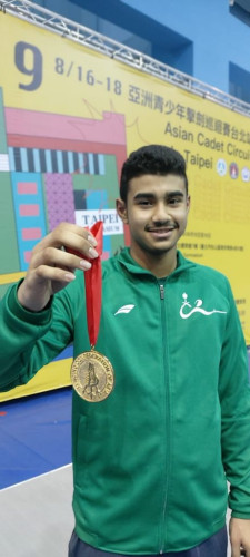 الطويل يحافظ على صدارة المبارزة آسيوياً