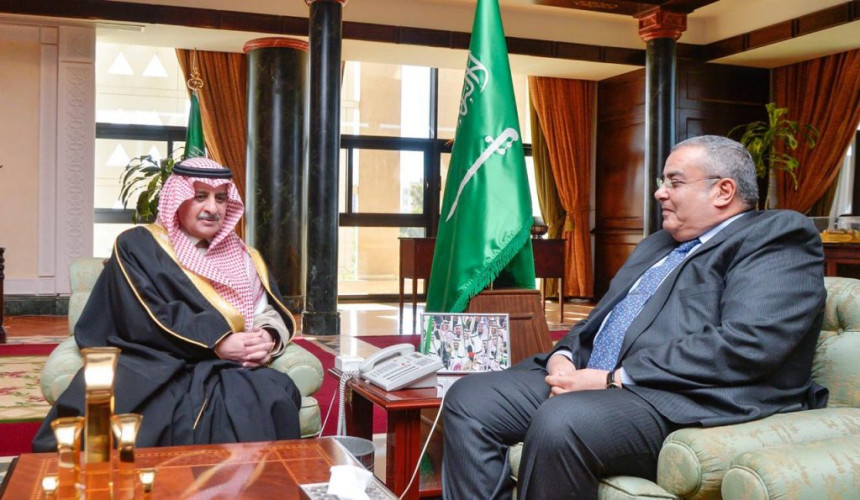أمير تبوك يستقبل القنصل المصري لدى المملكة
