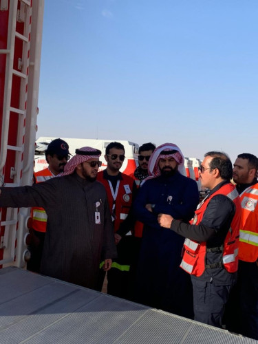 السلامة يقوم بجول تفقدية للفرق الاسعافية بمهرجان الملك عبدالعزيز للإبل