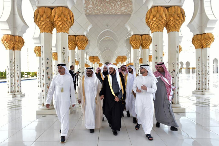 وزير الشؤون الإسلامية يزور جامع الشيخ زايد الكبير في أبو ظبي ضمن زيارته لدولة الإمارات الشقيقة