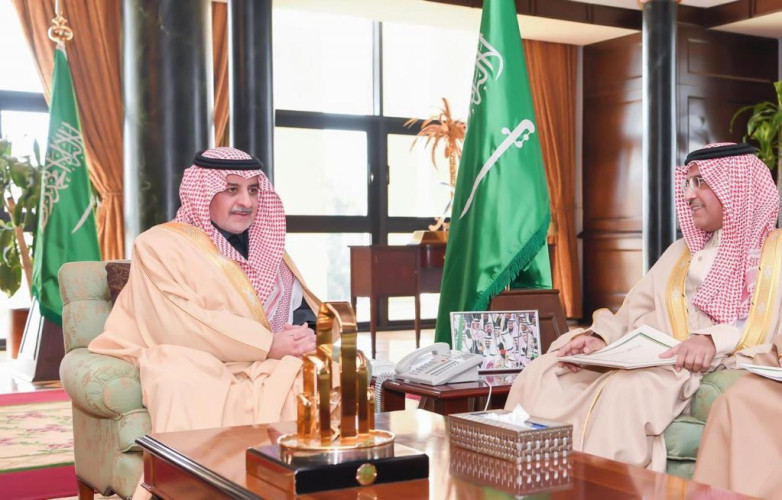 أمير تبوك يطلع على تقرير عن سير بداية الفصل الدراسي الثاني