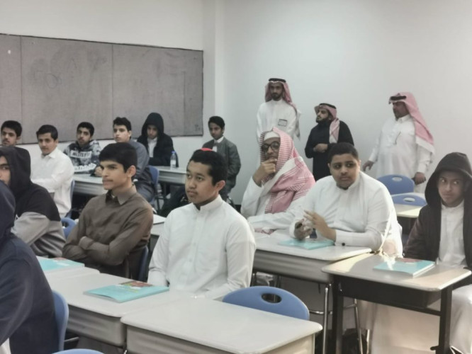 بدء تعلم اللغة الصينية لطلاب ثانوية الملك عبدالله بتعليم شرق الدمام