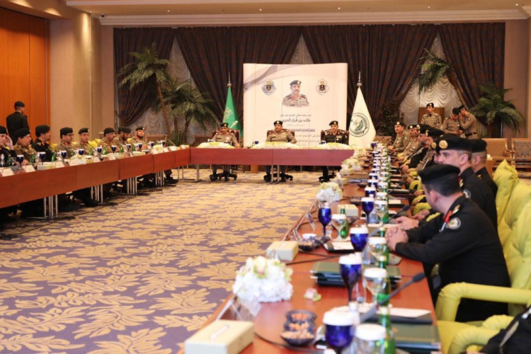 مدير الأمن العام يترأس أولى جلسات ملتقى مدراء دوريات الأمن وملتقى الادلة الجنائية، ويسلم جائزة معاليه للتميز والإبداع الأمني.