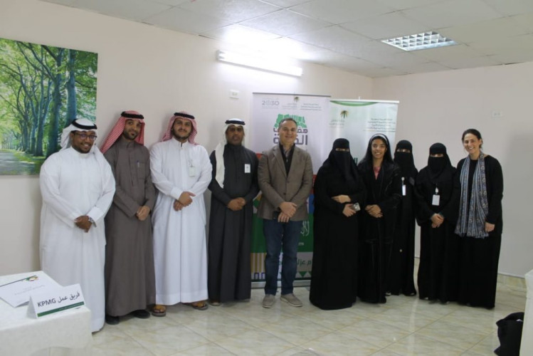 نائب وزير العمل والتنمية الاجتماعية في زيارة ميدانية لفروع المنطقة الشرقية للرعاية والتنمية