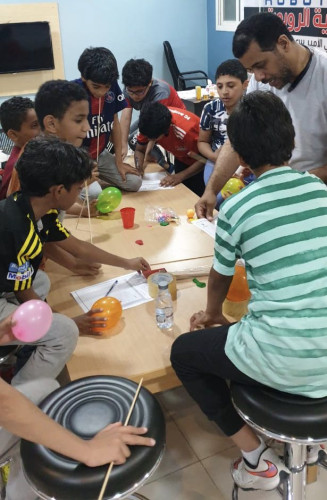 “نادي حي الأمير سعود بن جلوي ” يقيم برنامج ( أصنع شيئاً )