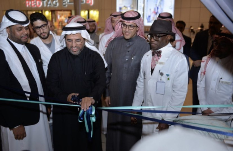 “جامعة فيصل” كلية الصيدلة الإكلينيكية  تدشن ( كوامن )