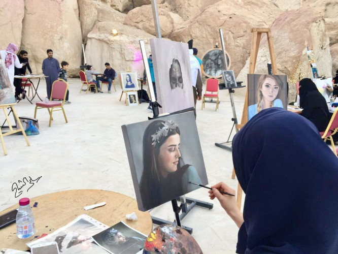 أكثر من ٦٥ عملا تشكيليا نتاج فعالية (الرسم في الهواء الطلق) بالتعاون ما بين وحي و فنون الأحساء