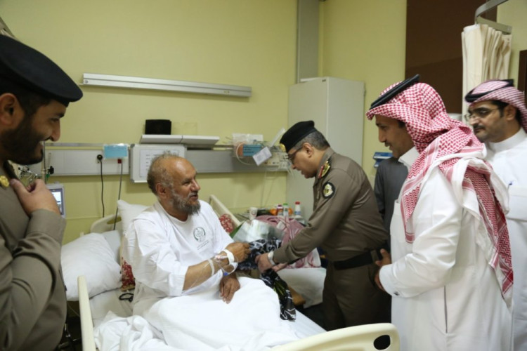 مدير إدارة العلاقات العامة والإعلام بالأمن العام يزور الذين يتلقون العلاج والتأهيل