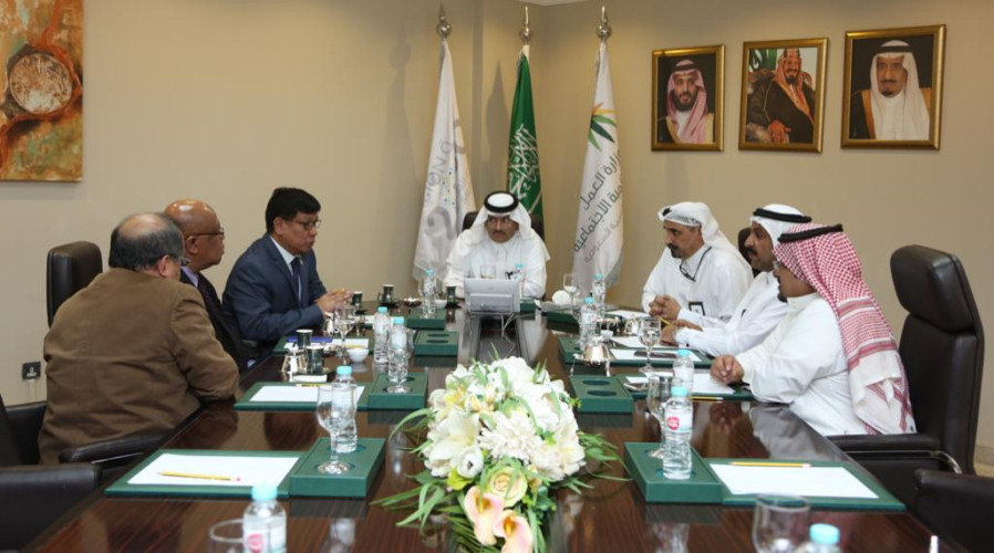 عمل الشرقية يجتمع مع الملحق العمالي بالسفارة الفلبينية