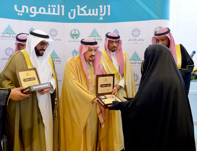 أمير منطقة الرياض يزور محافظة الأفلاج