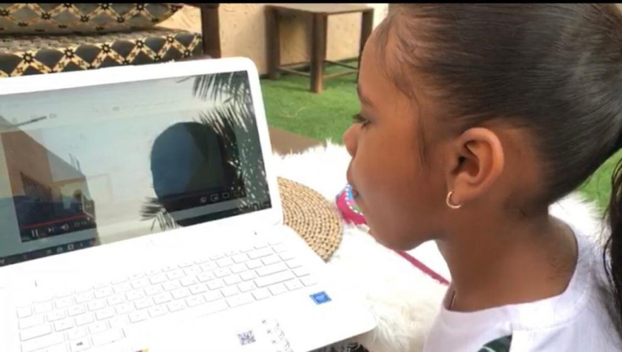 عبر المدارس الافتراضية طلاب وطالبات تعليم وادي الدواسر يواصلون مسيرتهم التعليمية