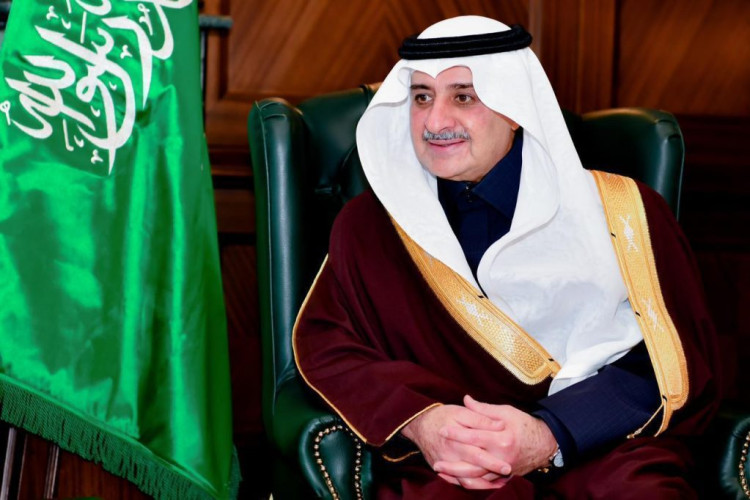 امير تبوك يثني على وعي والتزام الأهالي بحظر التجول