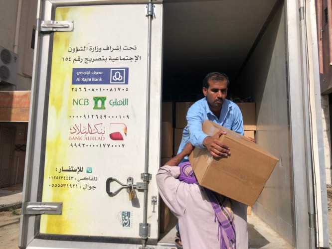 “بر وادي نخلة ” تودع إعانات الأرامل والأيتام في حساباتهم وتوفر لهم بعض المستلزمات العينية