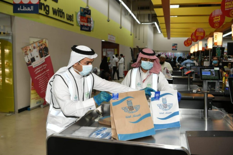 صحة الحدود الشمالية توزع أكثر من 200 ألف بروشور توعوي على جميع المنشآت الصحية والقطاعات