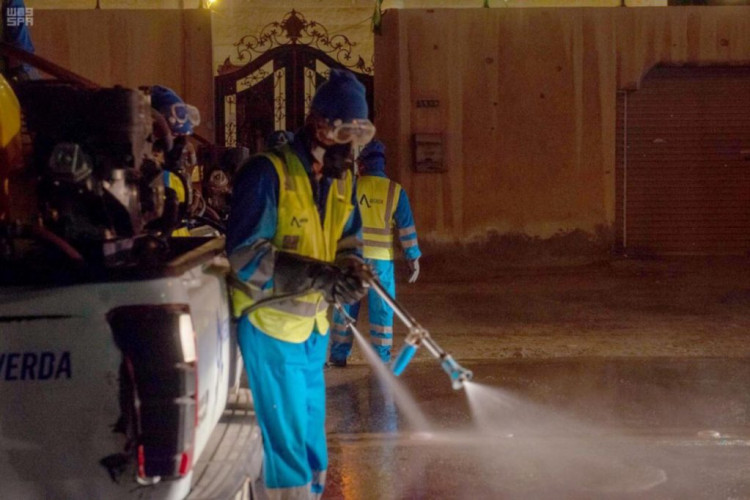 أمانة الشرقية تعقم 3996 موقعاً بمحافظة القطيف خلال أسبوع