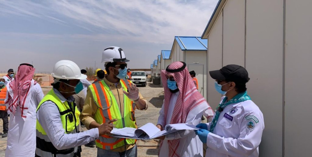 جامعة الجوف تتابع ميدانياً إسكان العمال في المدينة الجامعية وتجري عمليات الفحص اليومي لهم.