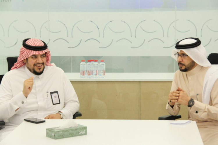 مدير عام صحة الجوف يطمأن على سير العمل في القطاع الصحي بالقريات