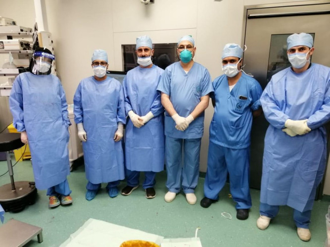 عملية الخمس ساعات المعقدة تنقذ فتاة ال ١٨ عاما بإستئصال ورم ضخم متمدد بالبطن