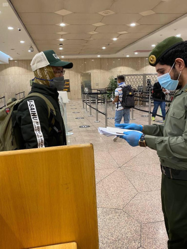 الجوازات تنهي إجراءات سفر إحدى رحلات مبادرة عودة المغادرة إلى مانيلا عبر مطار الملك فهد الدولي وعلى متنها 275 راكبا