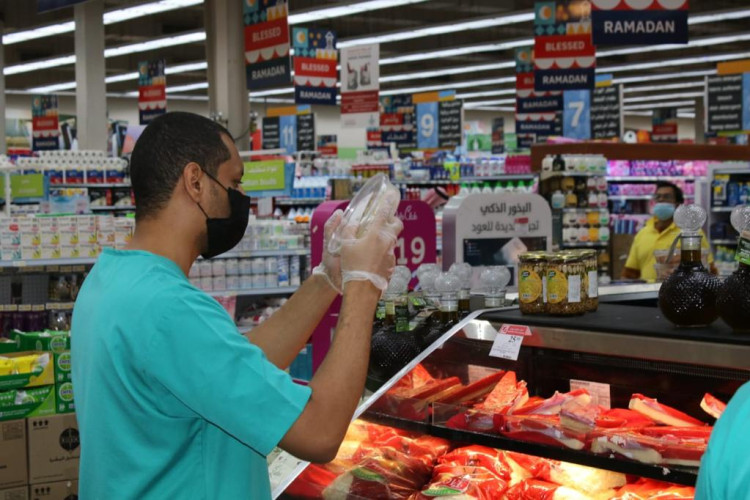 أمانة الشرقية تنفذ أكثر من 469 جولة رقابية، وتعقم أكثر من ١١٤٤ موقعا