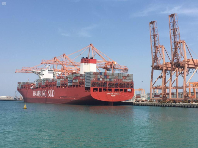 ميناء الجبيل التجاري يناول أكبر عدد للحاويات من سفينة واحدة في تاريخه