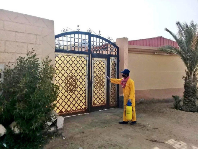 تطهير وتعقيم 3900 موقعاً في المرافق العامة بالجوف لمكافحة كورونا