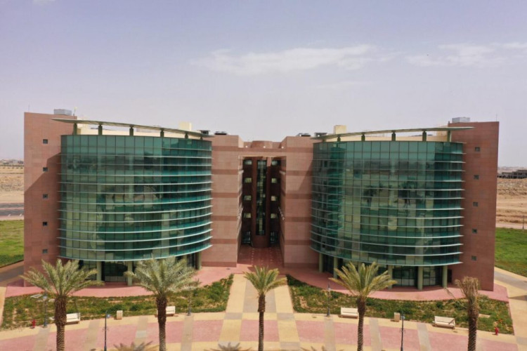 أكاديمية نيوم تفتح أبوابها لتدريب 1000 طالب في عامها الأول