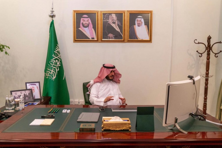 أمير الجوف يلتقي عن بُعد بمدير الشؤون الإسلامية المعين حديثاً